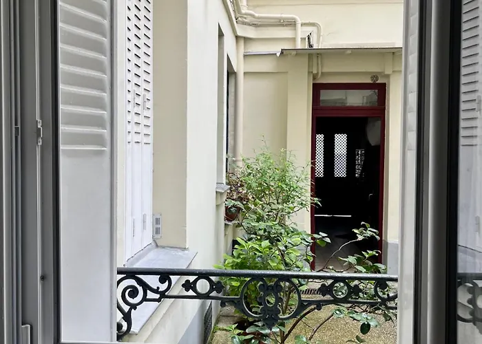 In Montmartre, Paris, Near Sacre-coeur Read Host Profile For Paris