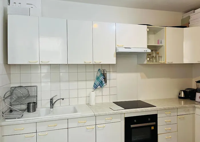 Privatunterkunft In Montmartre, Paris, Near Sacre-coeur Read Host Profile For Paris