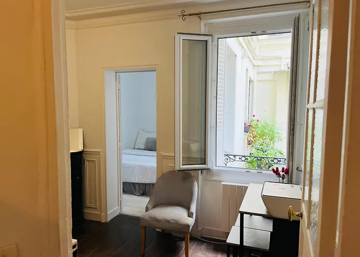 In Montmartre, Paris, Near Sacre-coeur Read Host Profile For *