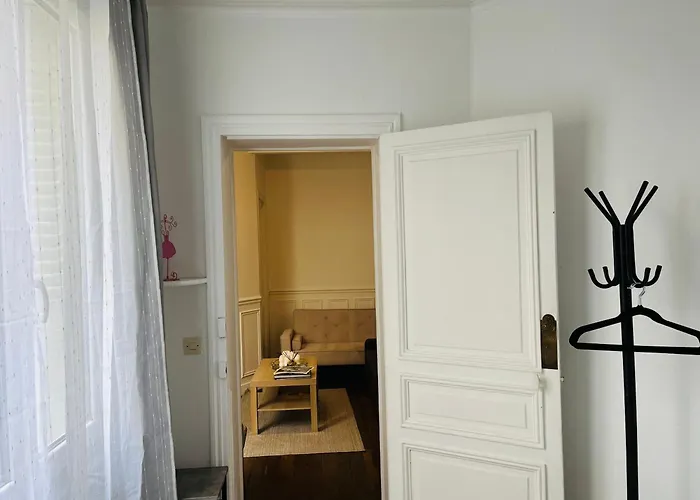 In Montmartre, Paris, Near Sacre-coeur Read Host Profile For Privatunterkunft