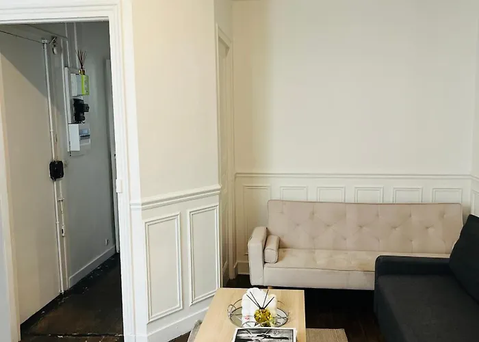 Privatunterkunft In Montmartre, Paris, Near Sacre-coeur Read Host Profile For *